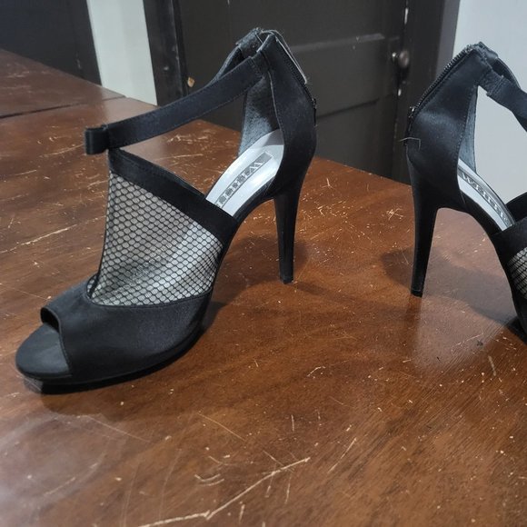 Vera Wang Size 9 black heels - Picture 6 of 7